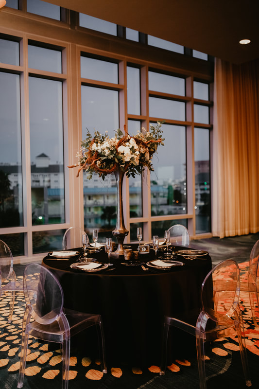 Clearwater wedding reception in black and white with metallics. 