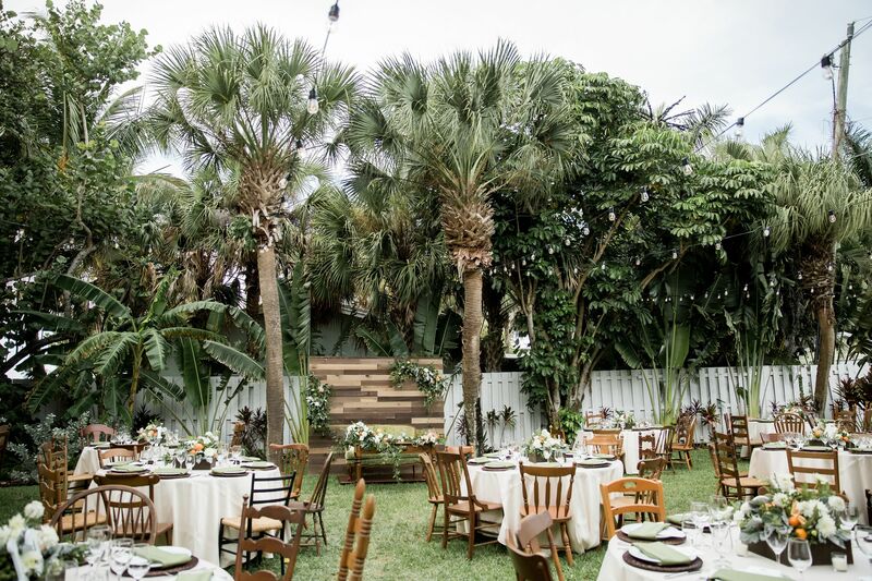 Sarasota wedding – Ringling wedding – Sarasota wedding planner – Sarasota luxury wedding planner – Orange wedding décor – Florida oranges in wedding décor - outdoor wedding reception