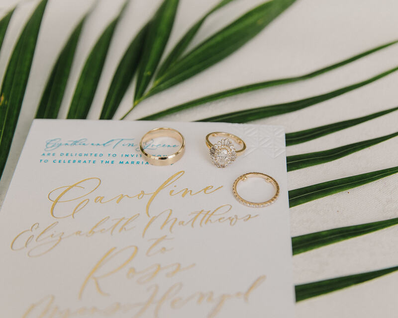 Palm leave wdding invitation with weding rings