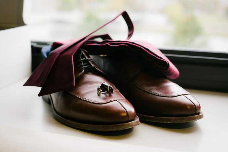 grooms shoes, tie and cufflinks