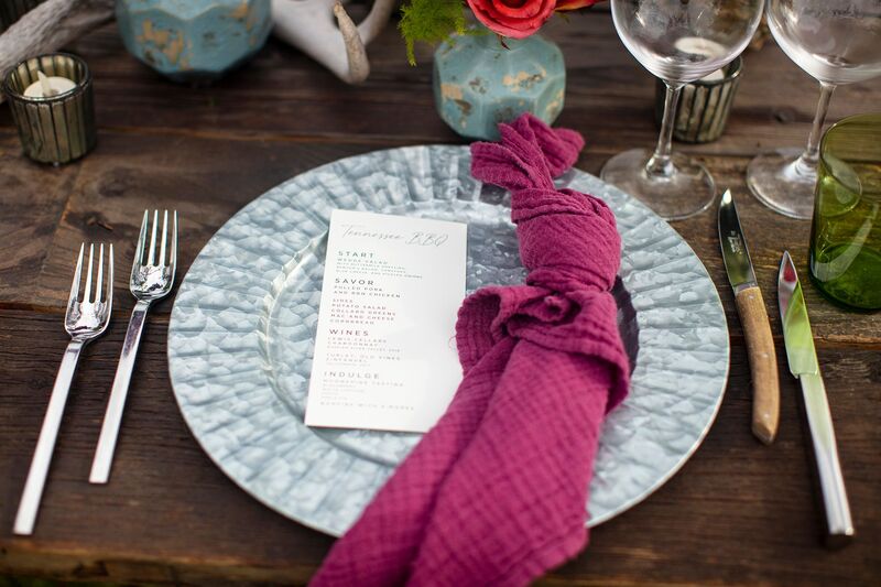 tablescape for Tennessee destination wedding