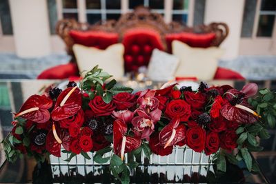 Jennifer Matteo Event Planning – Sarasota Wedding Planner – Florida Luxury Wedding Planner – Ringling Wedding – Sarasota Wedding - sweetheart table - red sweetheart table
