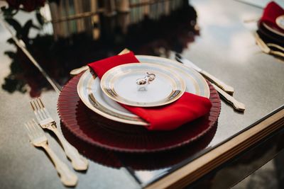 Jennifer Matteo Event Planning – Sarasota Wedding Planner – Florida Luxury Wedding Planner – Ringling Wedding – Sarasota Wedding - red charger plates